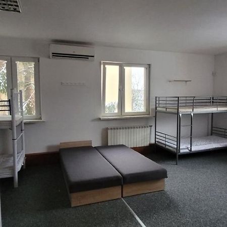 Amidi Hostel Piaseczno Piaseczno  Luaran gambar